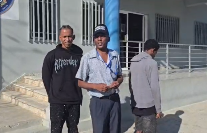 Denuncian Policía rechazó recibir dos jóvenes en Los Frailes acusados de presuntos hechos delictivos