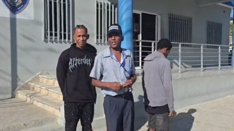 Denuncian Policía rechazó recibir dos jóvenes en Los Frailes acusados de presuntos hechos delictivos