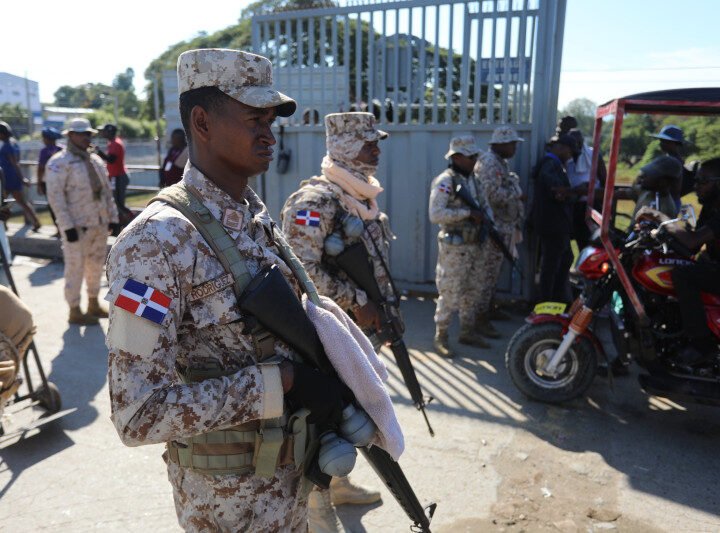 Ante violentos combates en Haití, frontera por Dajabón se mantiene militarizada