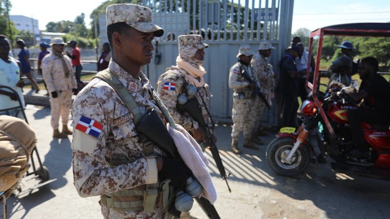 Ante violentos combates en Haití, frontera por Dajabón se mantiene militarizada