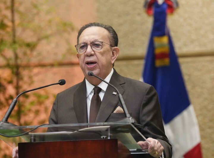 Héctor Valdez Albizu, destaca crecimiento económico a nivel nacional pese a las condiciones adversas