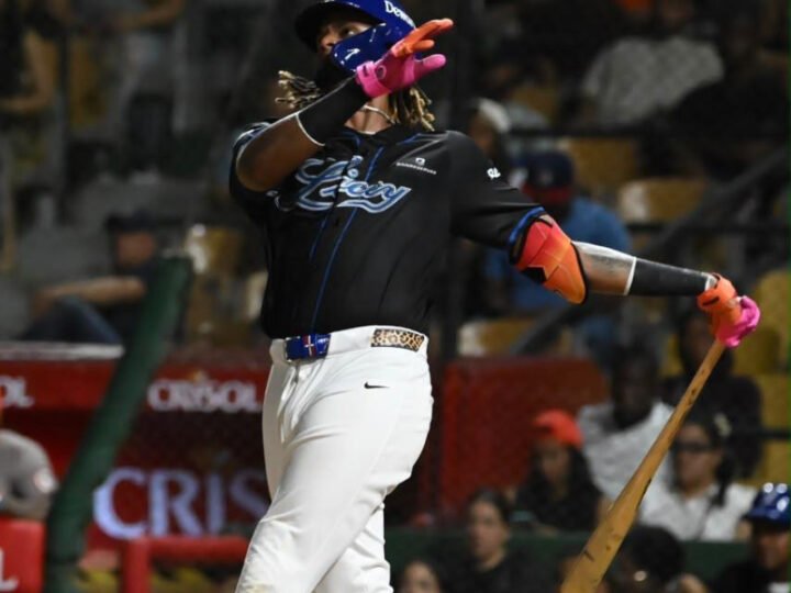 Florial y Alcántara jonronean y el Licey supera 7 por 4 a los Toros