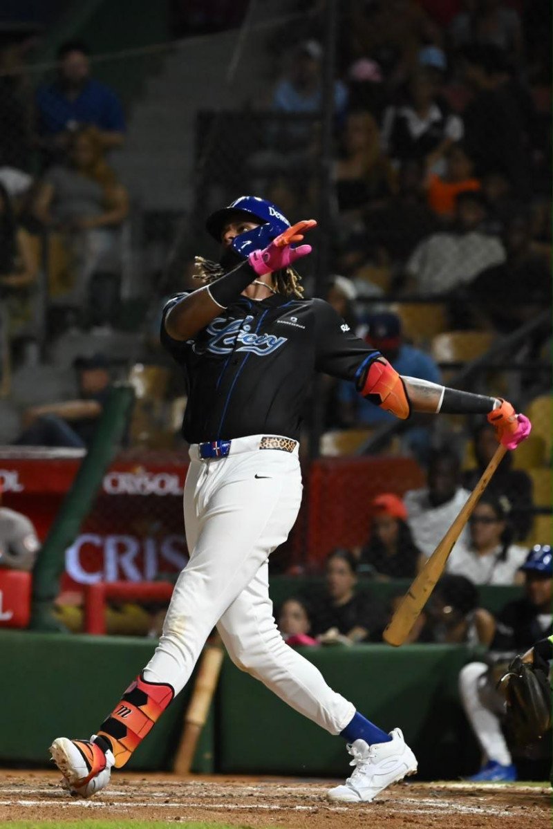Florial y Alcántara jonronean y el Licey supera 7 por 4 a los Toros
