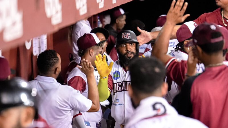 Gigantes frenan racha de cuatro derrotas con victoria sobre el Licey