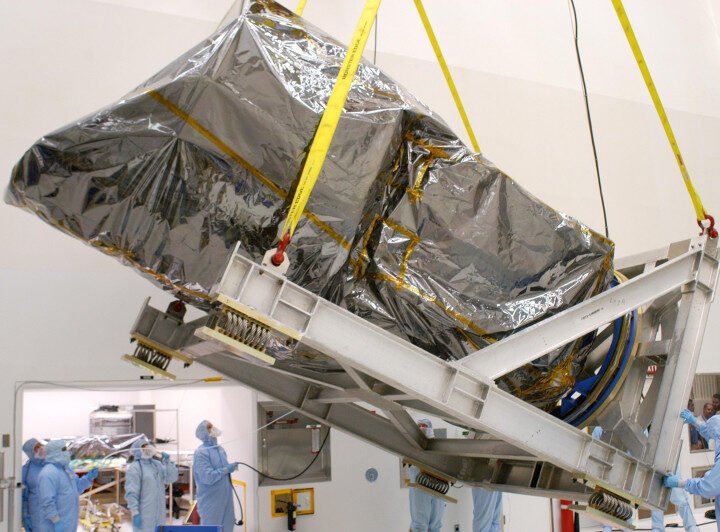 Un telescopio de la NASA está a punto de caer a la Tierra tras una fallida misión de rescate