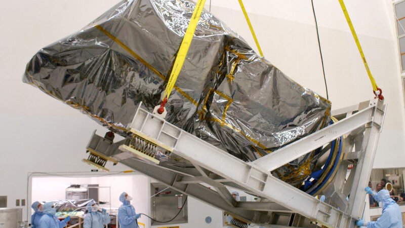 Un telescopio de la NASA está a punto de caer a la Tierra tras una fallida misión de rescate