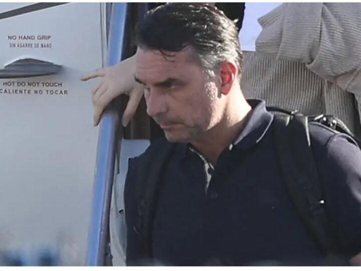 El excandidato conservador Flávio Bolsonaro  desde Estados Unidos que salió de Brasil porque es víctima de una «persecución» en su país, donde según él se vive «un régimen de excepción»